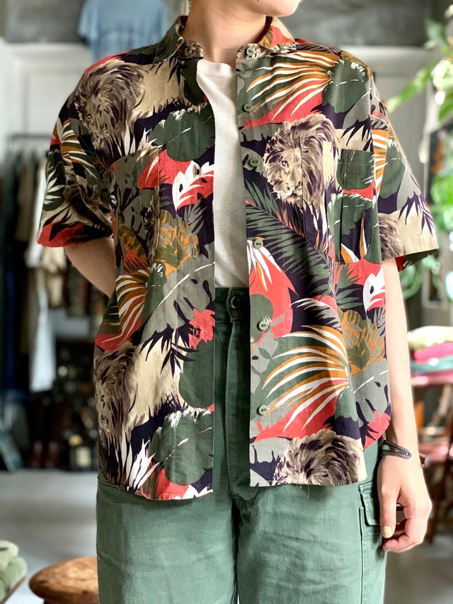 80‘s s/s design shirts “animal”. Made in USA