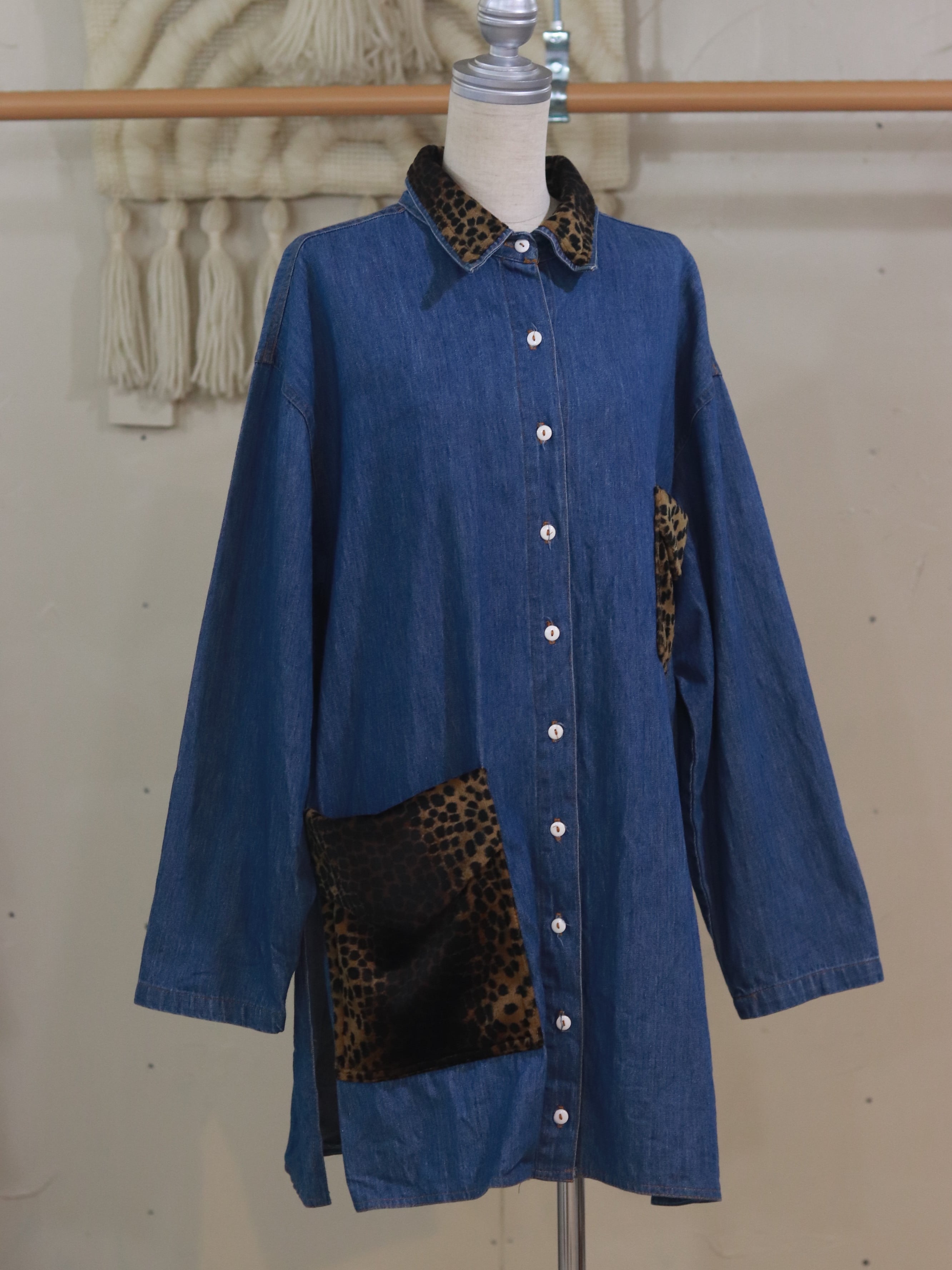 LEOPARD POCKET DENIM SHIRT