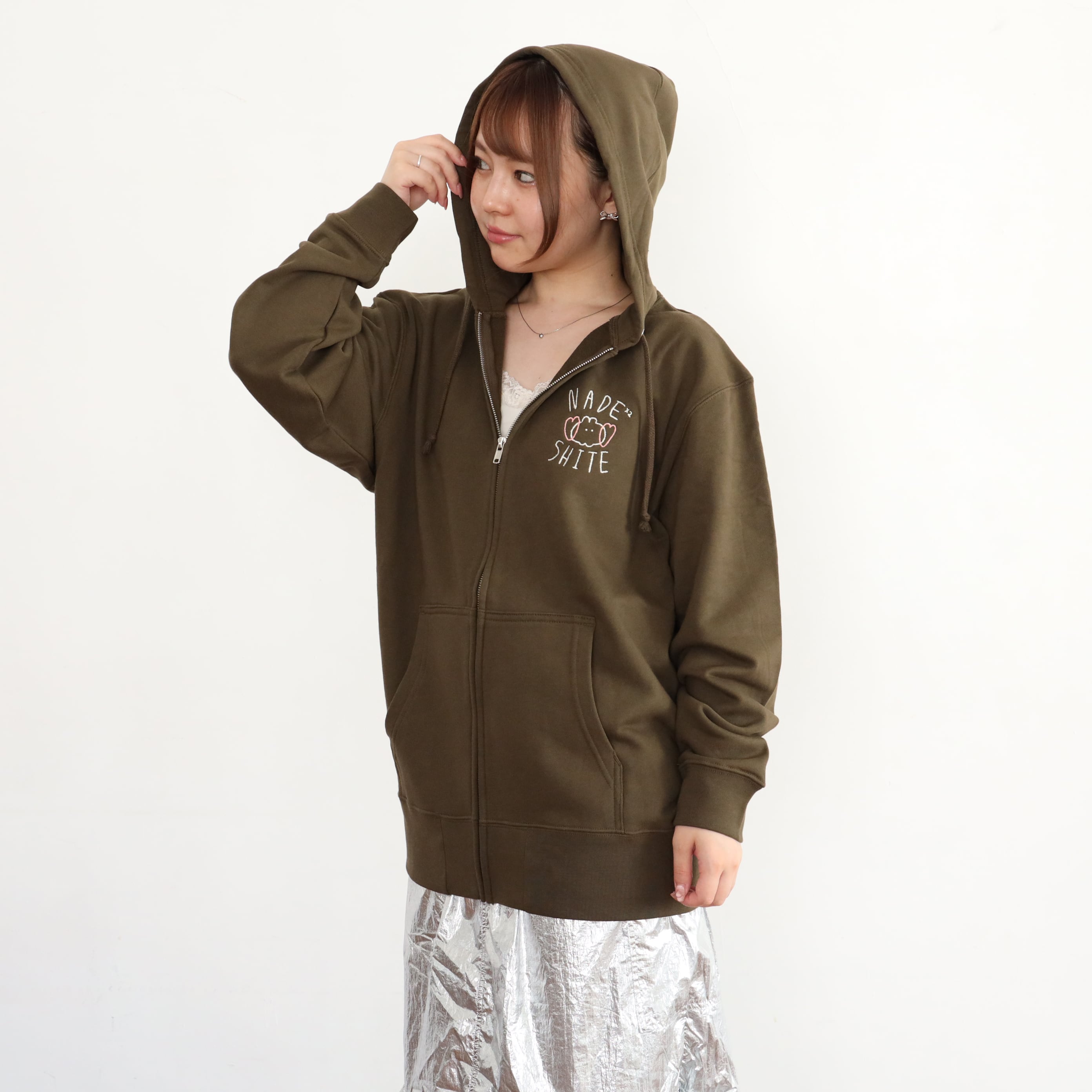 NADENADE刺繍ZIPパーカ/カーキ（MK-518) | もくもくちゃん公式