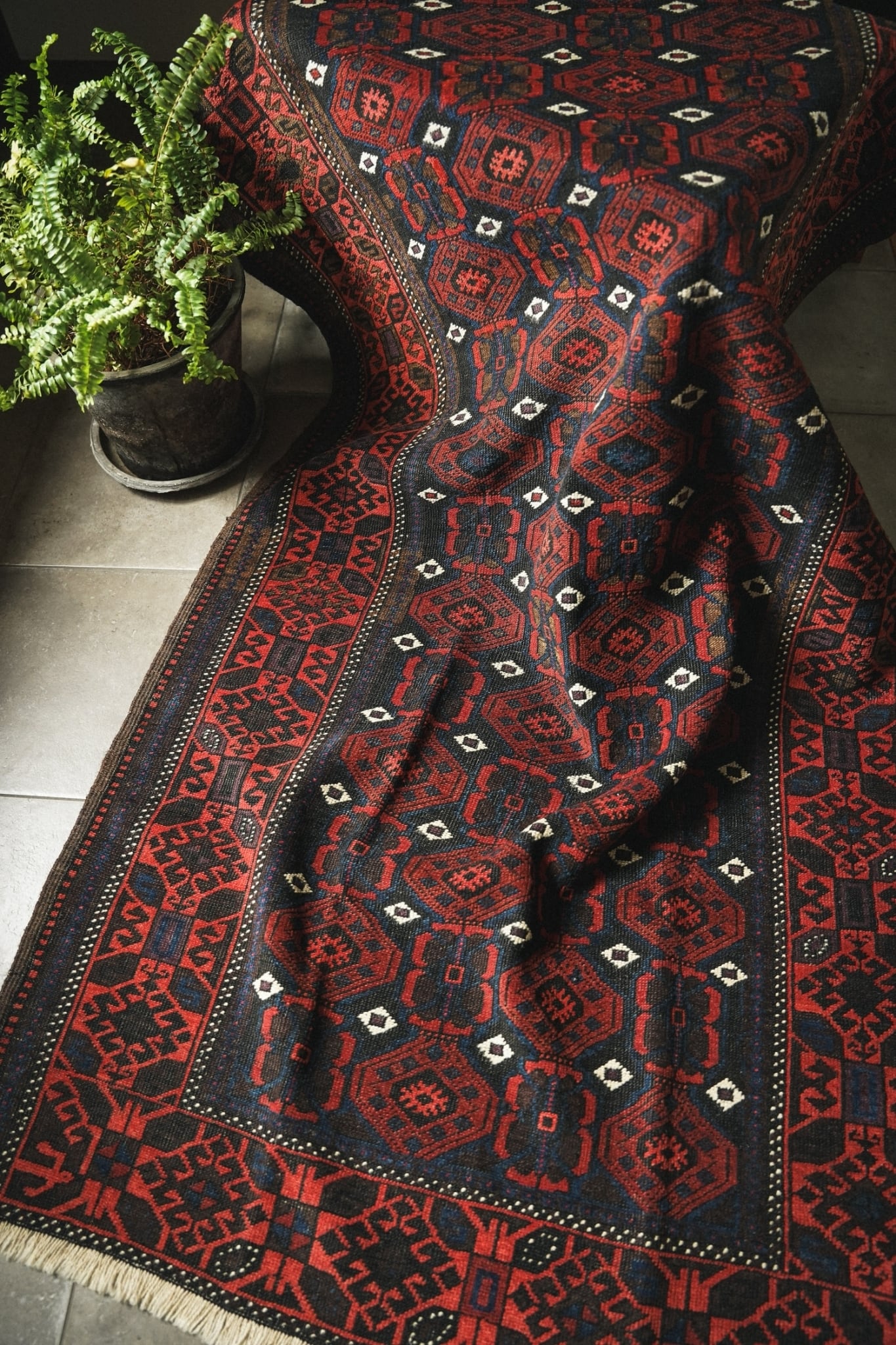 1137-Semi Antique Mina Khani Baluch rug | 手織りのヴィンテージラグ