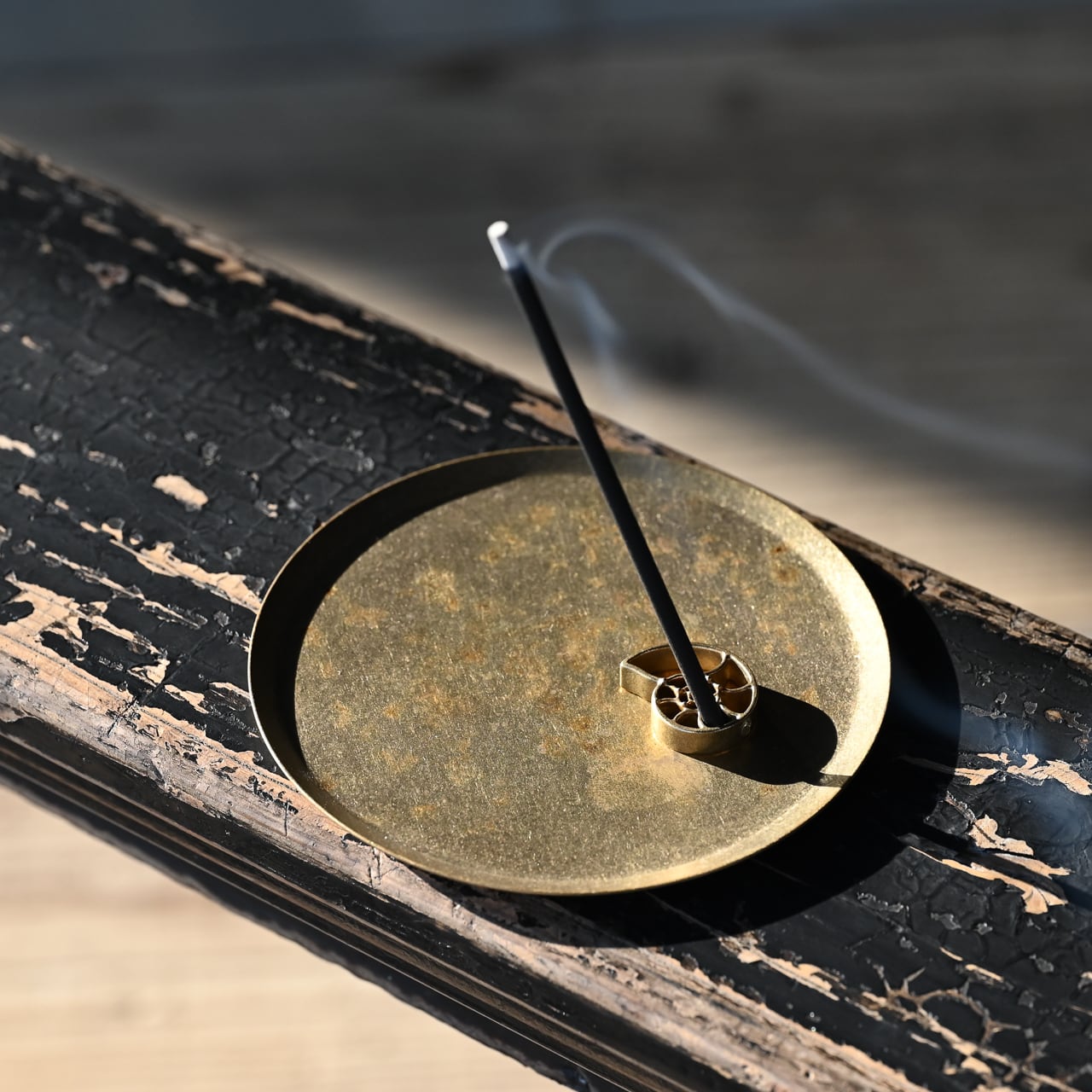 オウムガイをモチーフにした真鍮鋳物のお香立て》Brass Incense holder