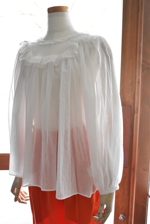 Bilitis dix-sept ans(ビリティスディセッタン) Round York Blouse<White>
