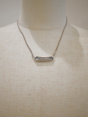 Bean Shaped Stone Pendant Necklace / BLUE