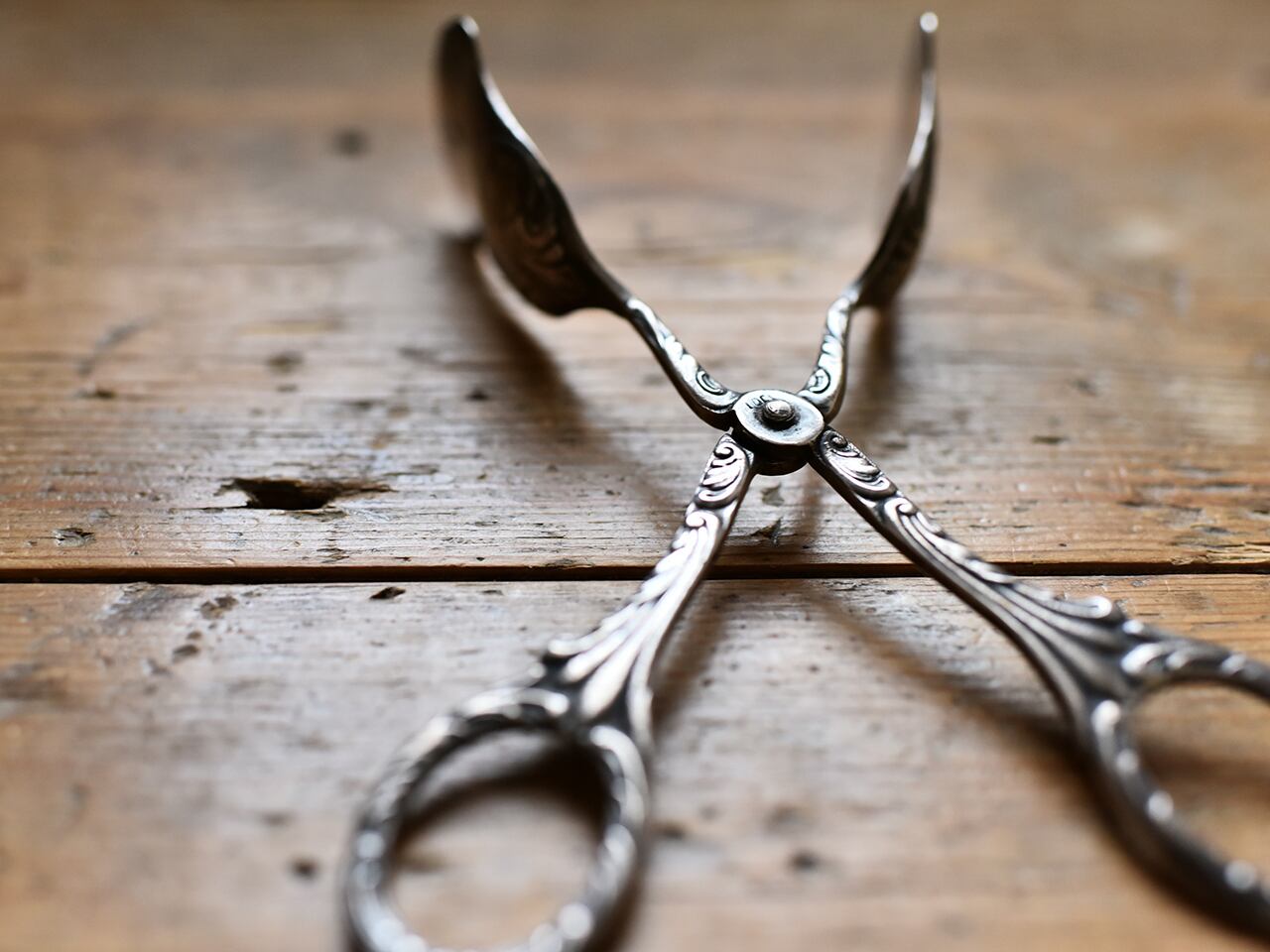 装飾が素敵なサーバートング(B) フレンチブロカント