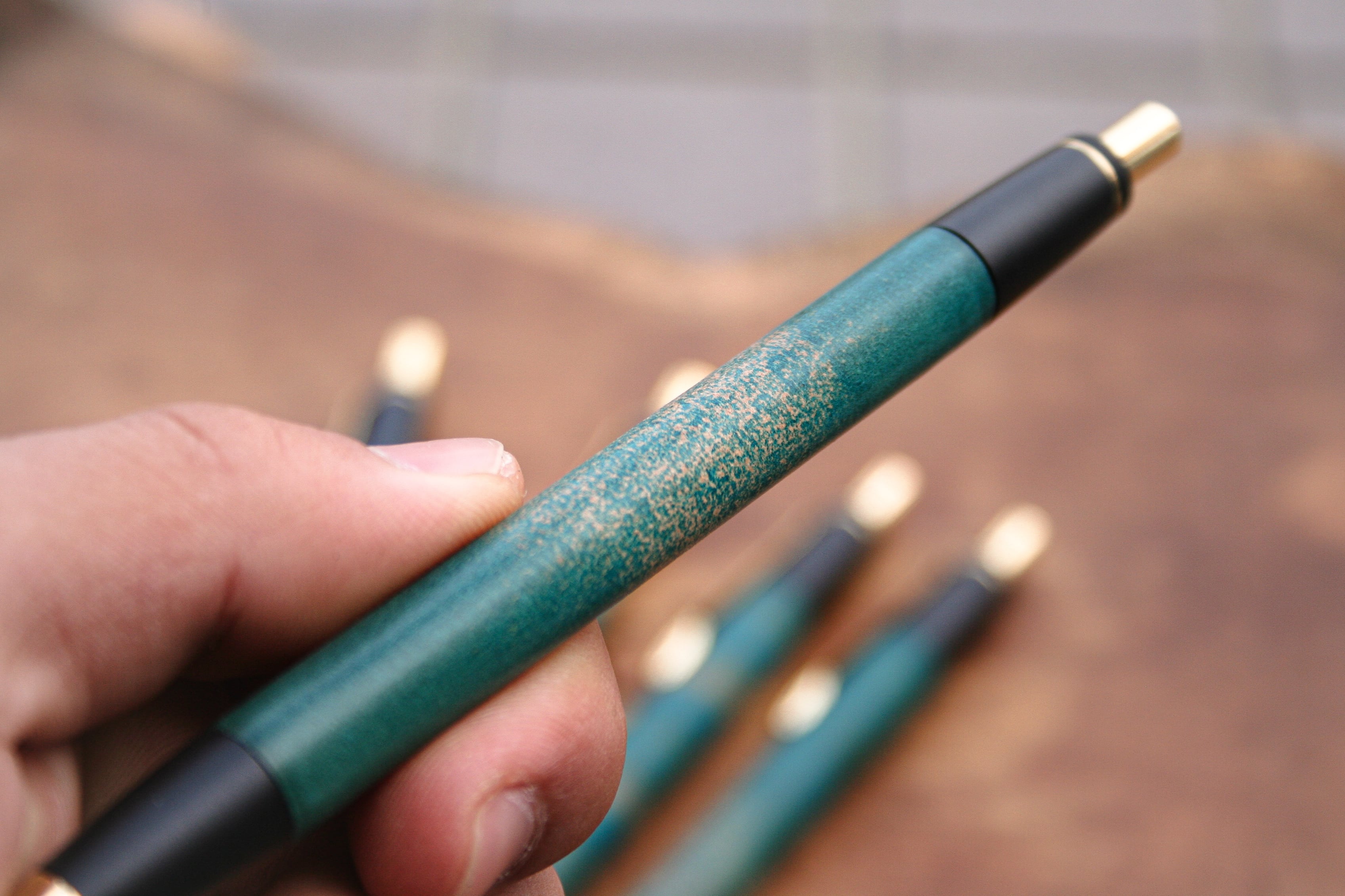 革軸ペン【 ROCADO シェルコードバン MARBLED (ターコイズ