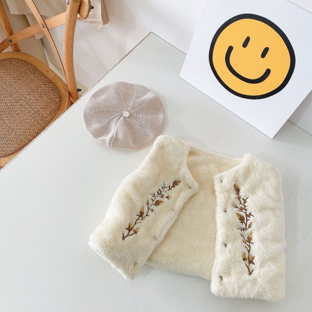 【BABY】冬暖かい刺?花柄もこもこベスト　全2色