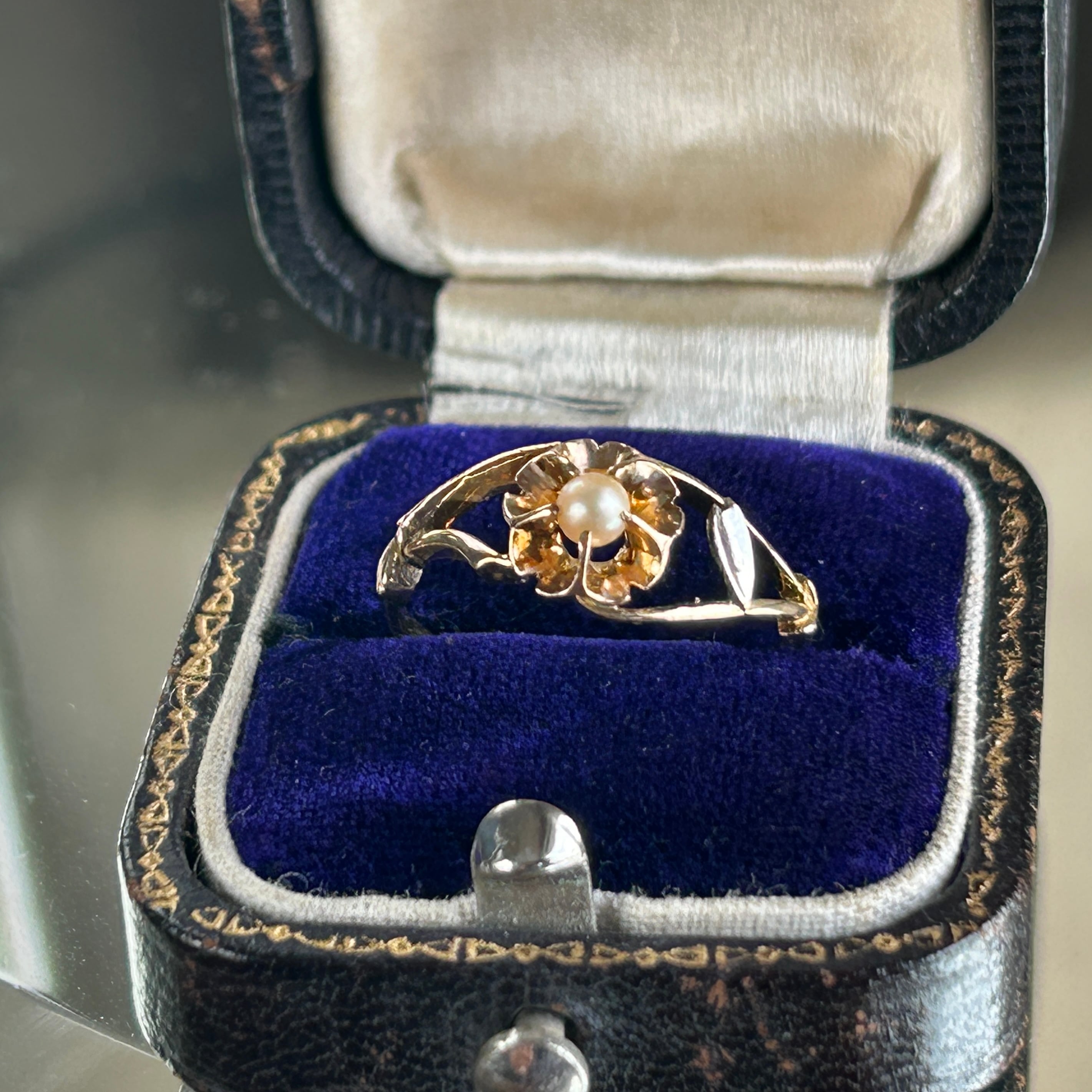 アンティーク　貴重な戦前の桜モチーフリング