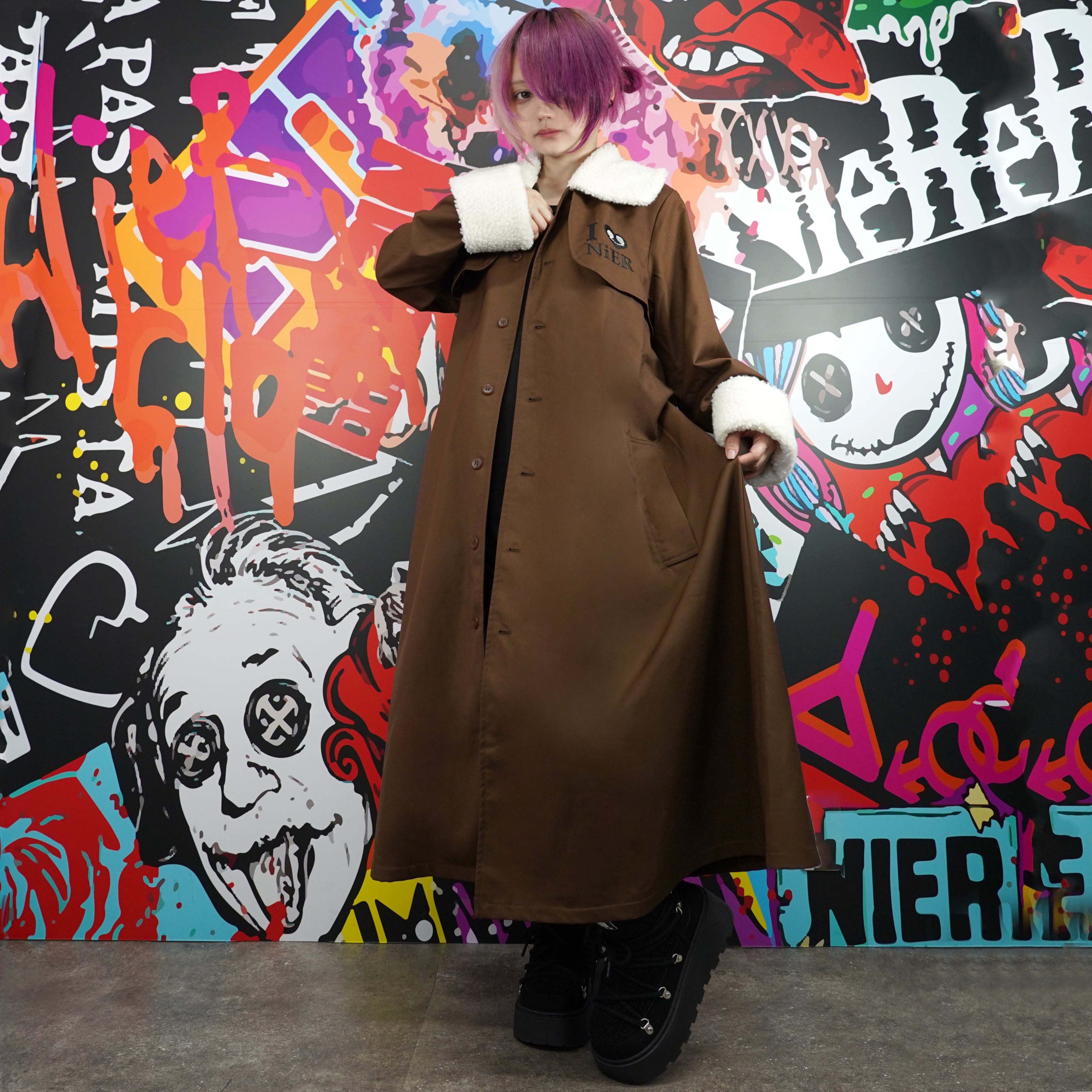 チェスターコート NieR UNISEX LIGHT LONG BROWN COAT UNISEX LIGHT LONG BROWN COAT | NIER CLOTHING