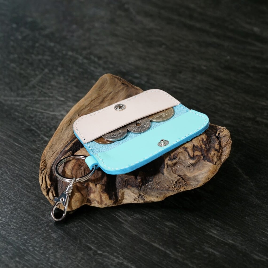 残り1点コイン型EdyやQUICPayを腕時計に付けるケースの通販 by