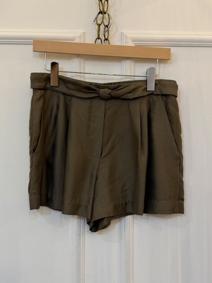 3.1 Philliplim/ Vintage khaki short pants. (O)