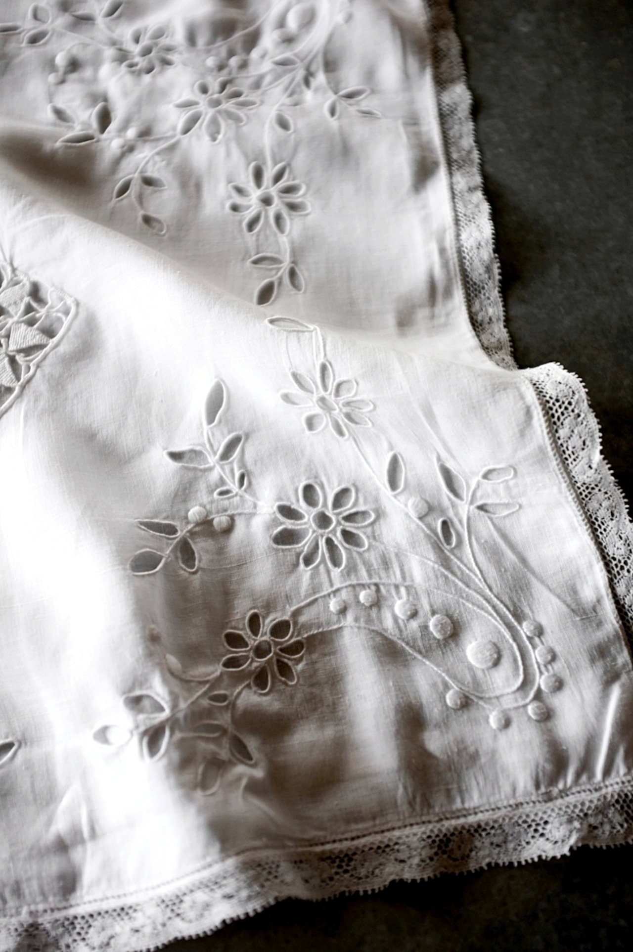 フランス 麻ローン 白星と白花の小宇宙とクッションカバー アンティーク