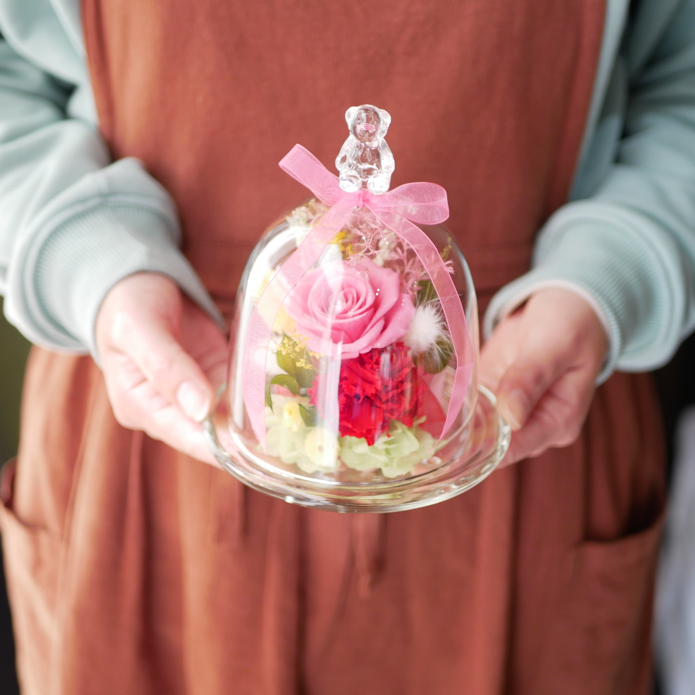 ガラスドーム アレンジメント くまピンク