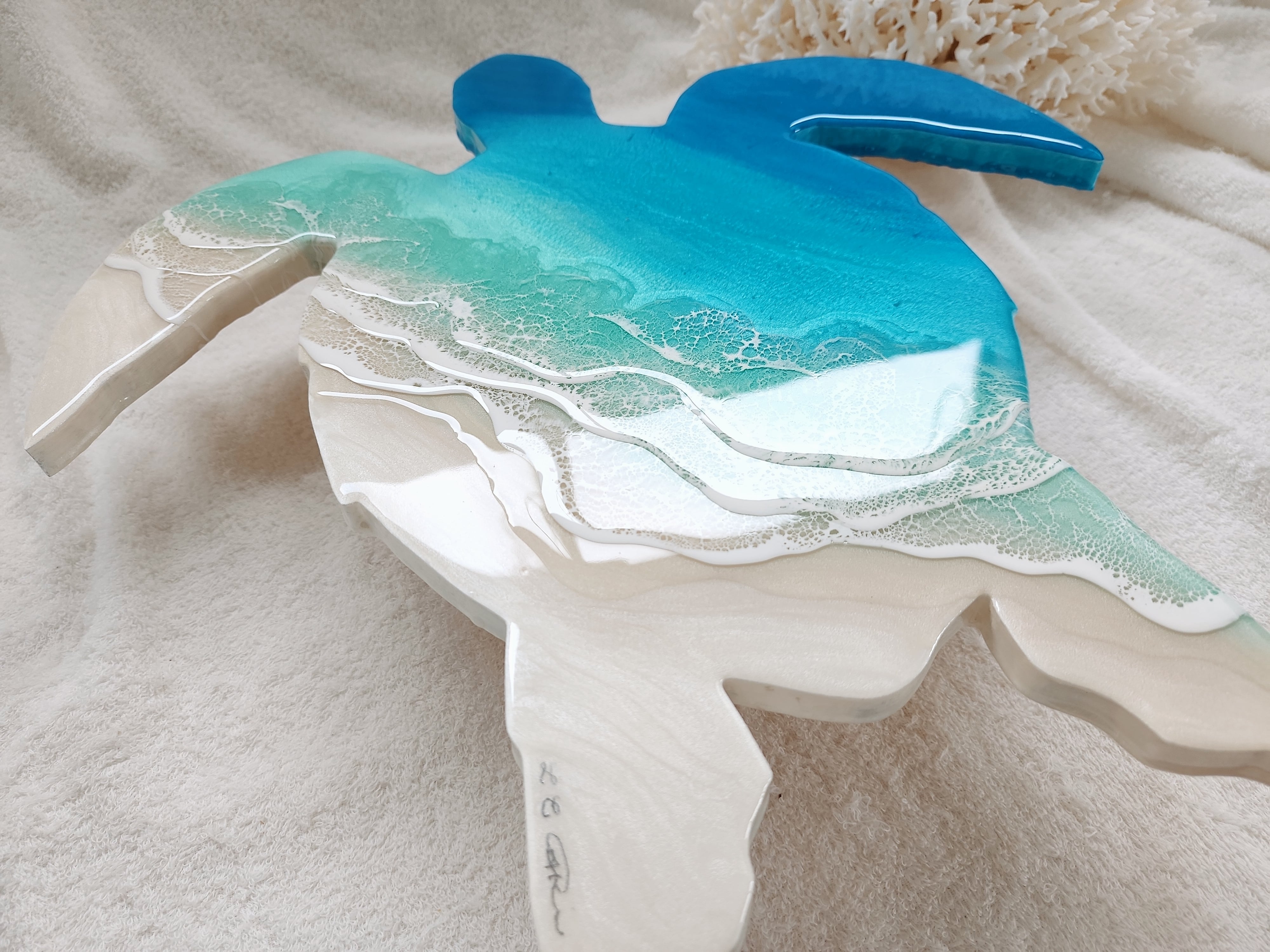 172.オーシャンレジンアート ホヌ型正面 小