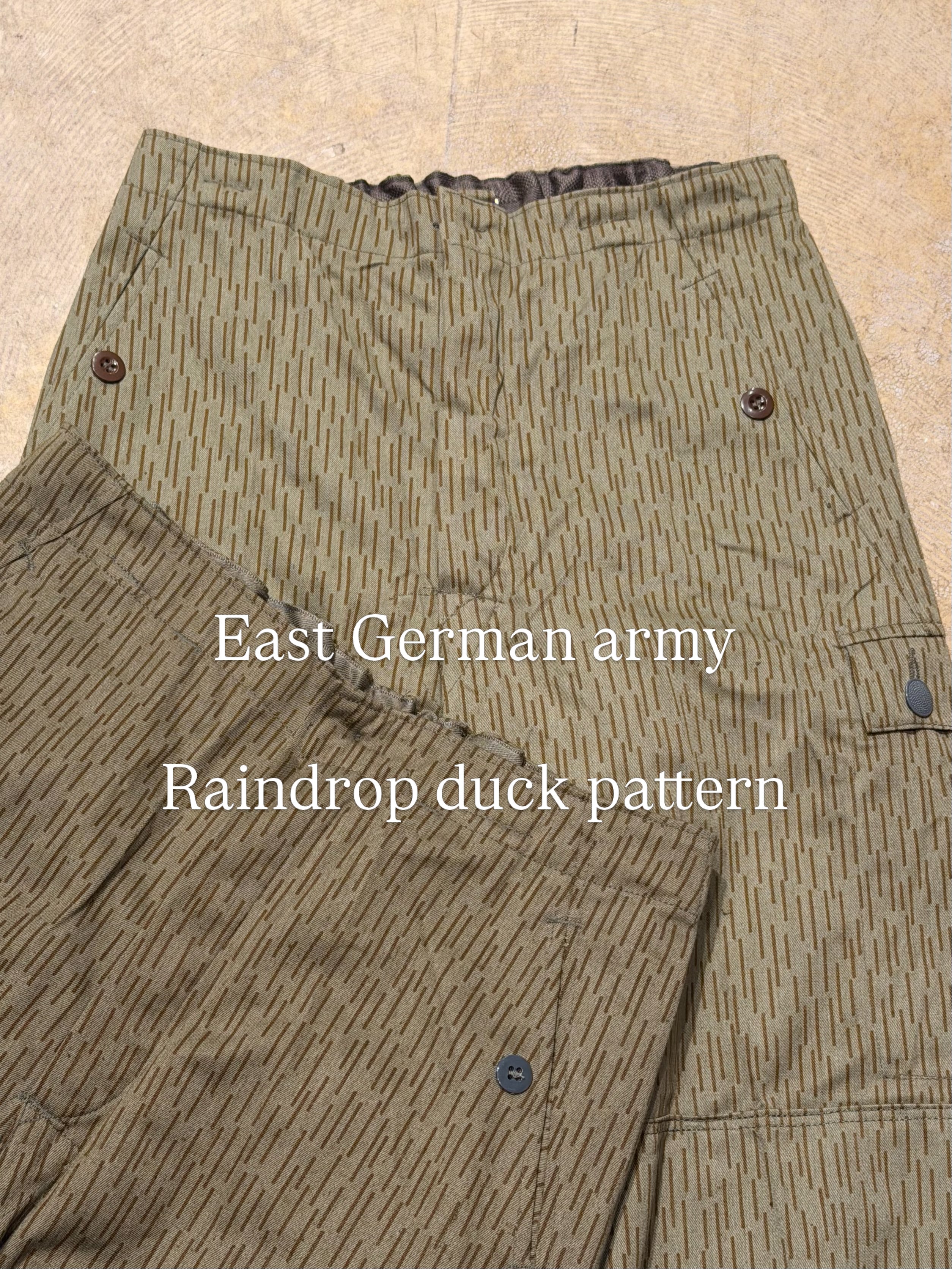 dead stock 【 East German army / raindrop duck pattern 】 70s