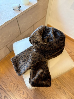 MARGAUX VINTAGE / レオパード柄マフラー
