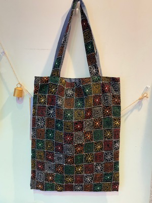 コットンに手刺繍のトートバッグ