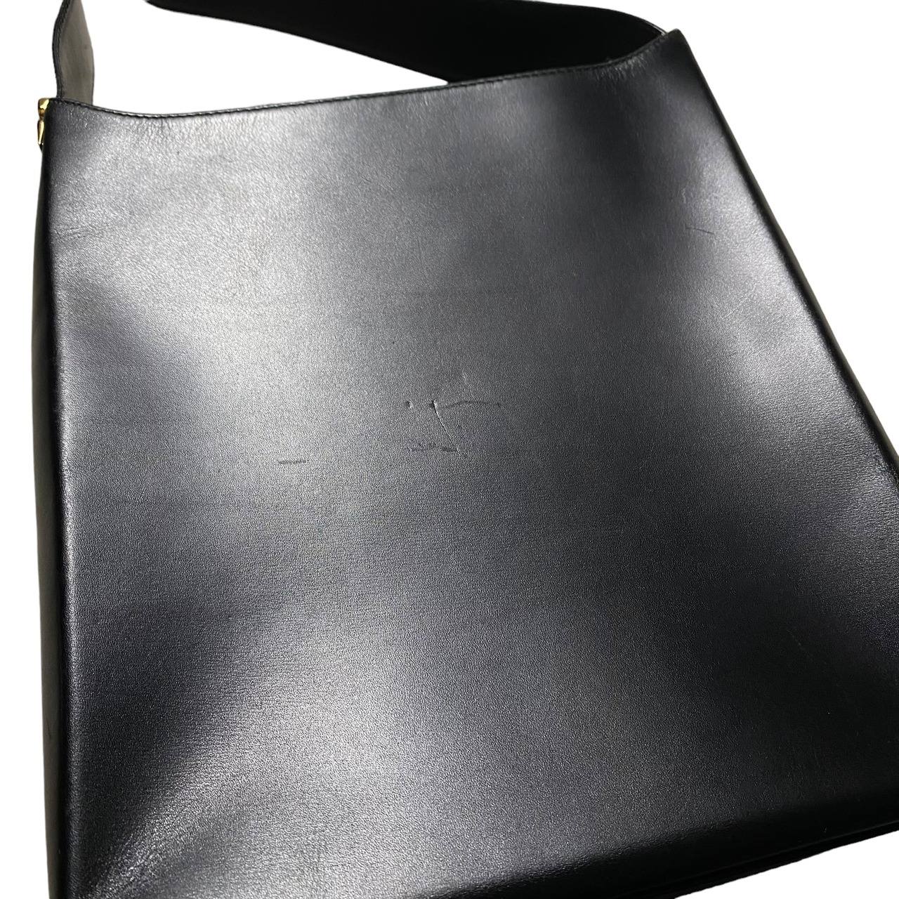 SALVATORE FERRAGAMO black leather one-shoulder bag