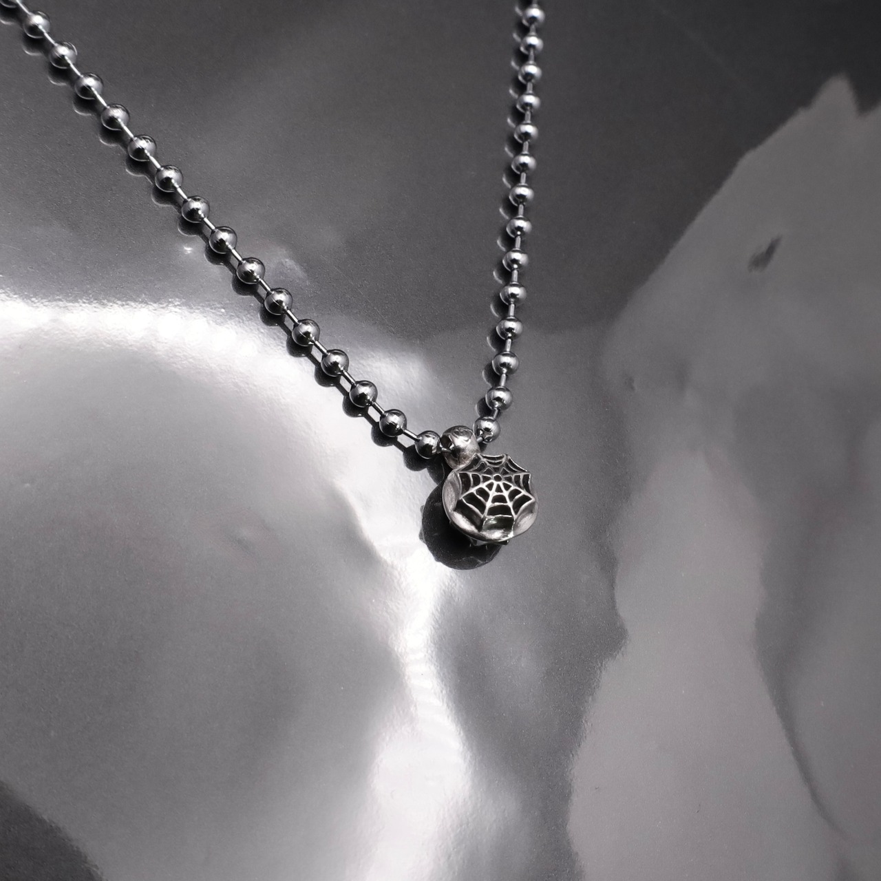 SPIDER WEB BALL PENDANT / スパイダーウェブボール ペンダント