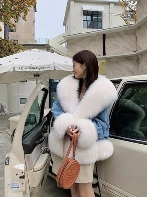 High-quality goose down coat with fur