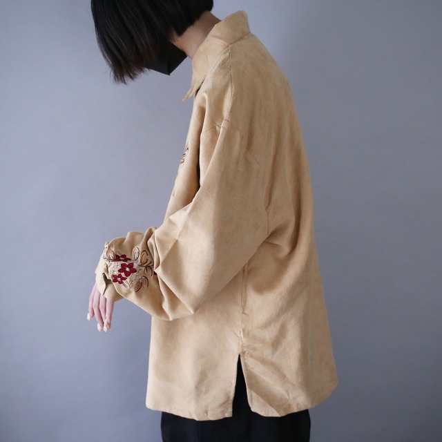 "刺繍×花" front and sleeve design loose silhouette fake suede shirt