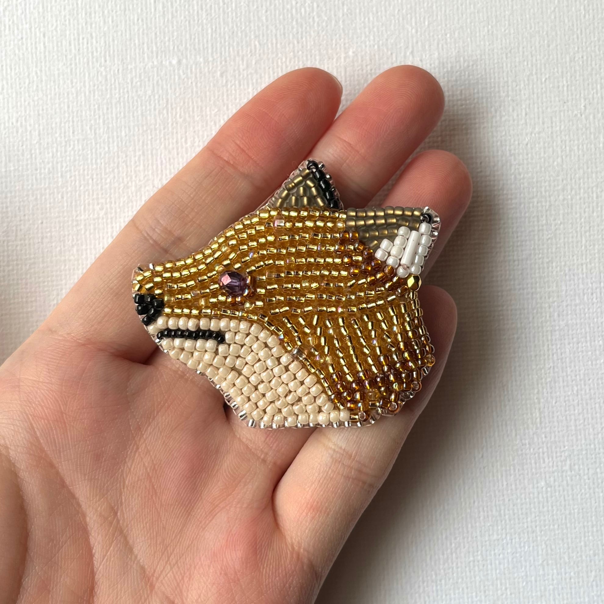 きつねのブローチ ビーズ刺繍 | ツダナカヤ
