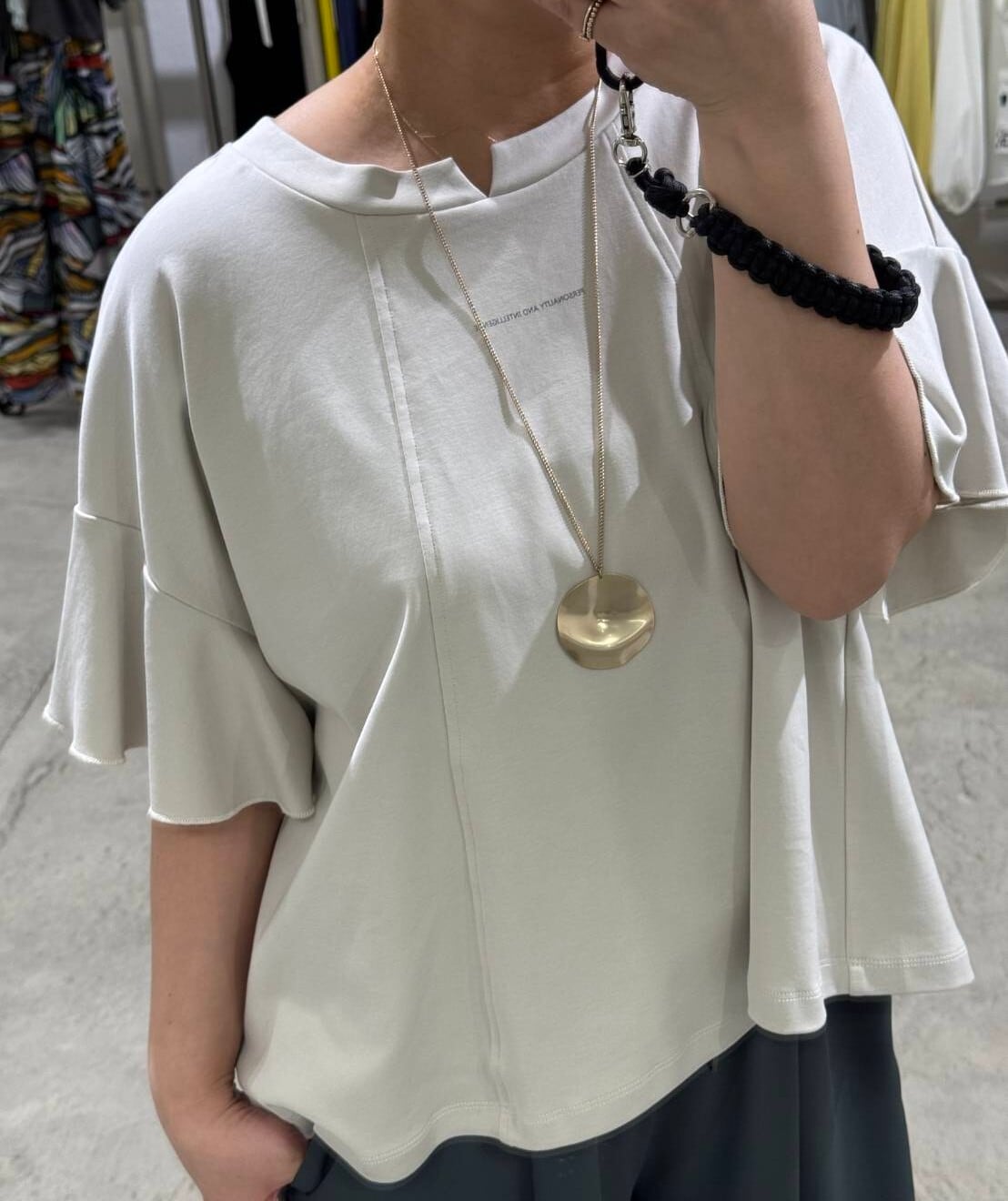 ラッフルスリーブTシャツ