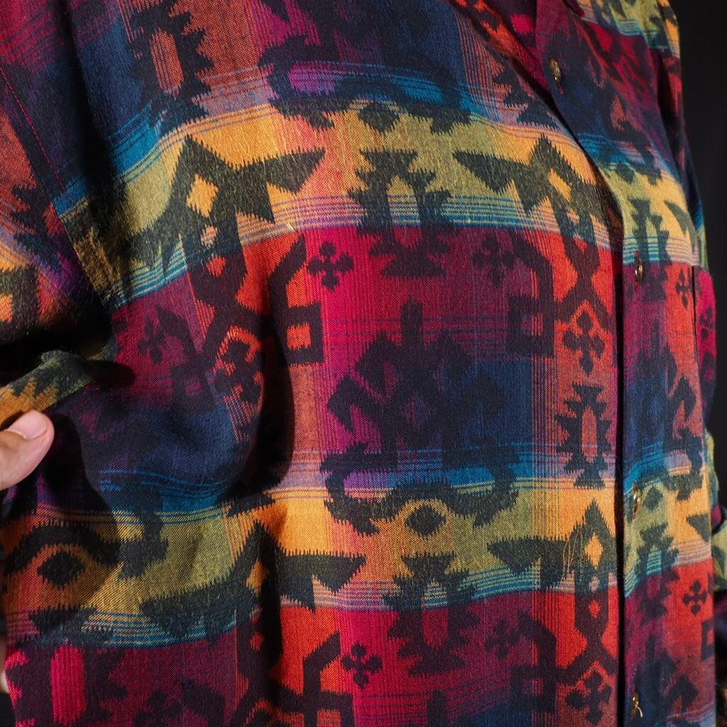 Richly colored check × ethnic pattern embbossed shirt