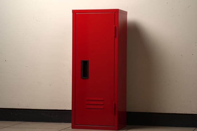 LOCKER S