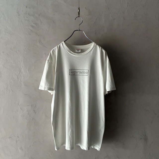 -supreme- 2021SS KAWS chalk logo T-shirt