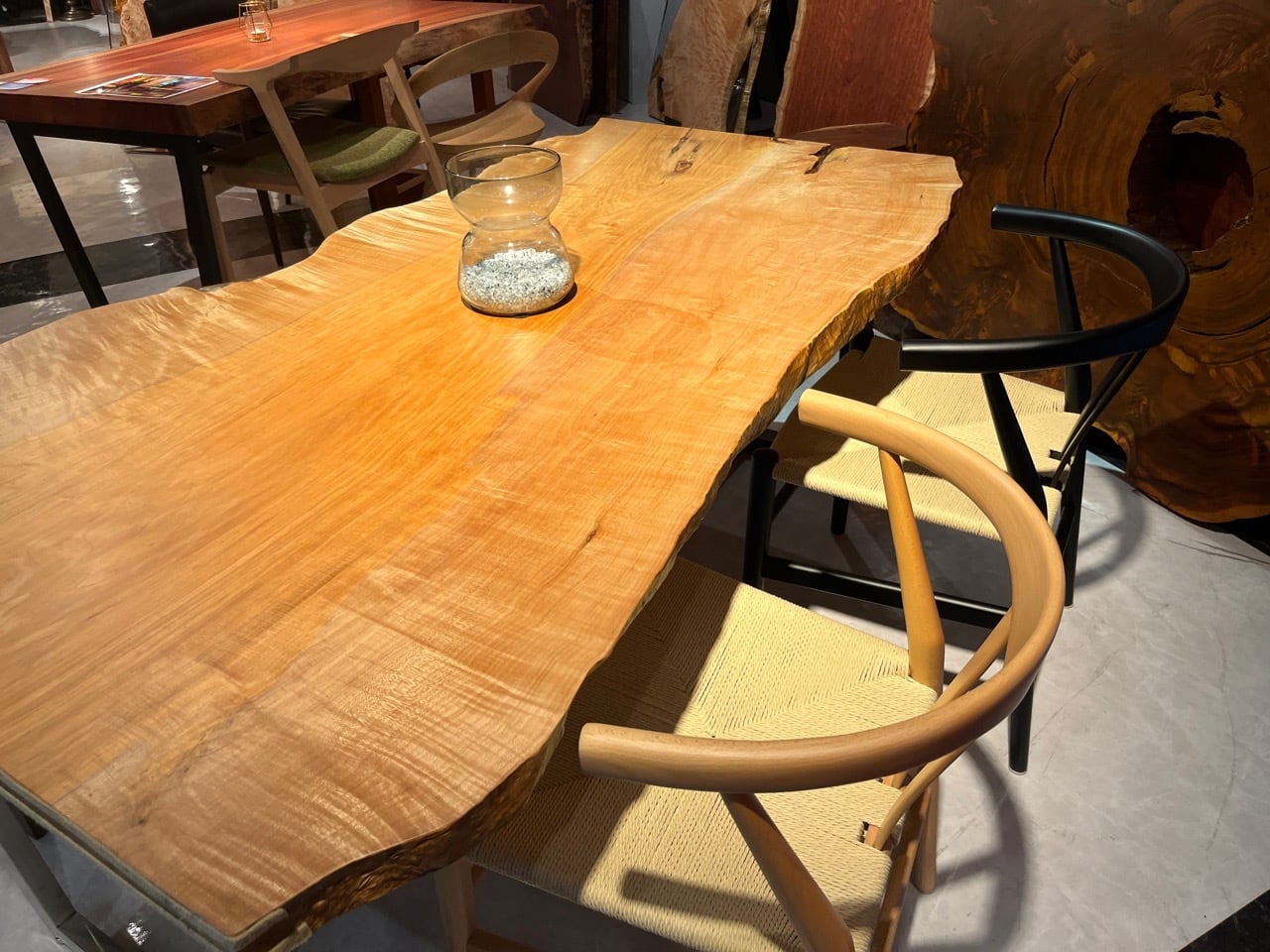 ≪青山店≫ パラレルチェア ブラック | 千年家具 - 一枚板 テーブル専門店