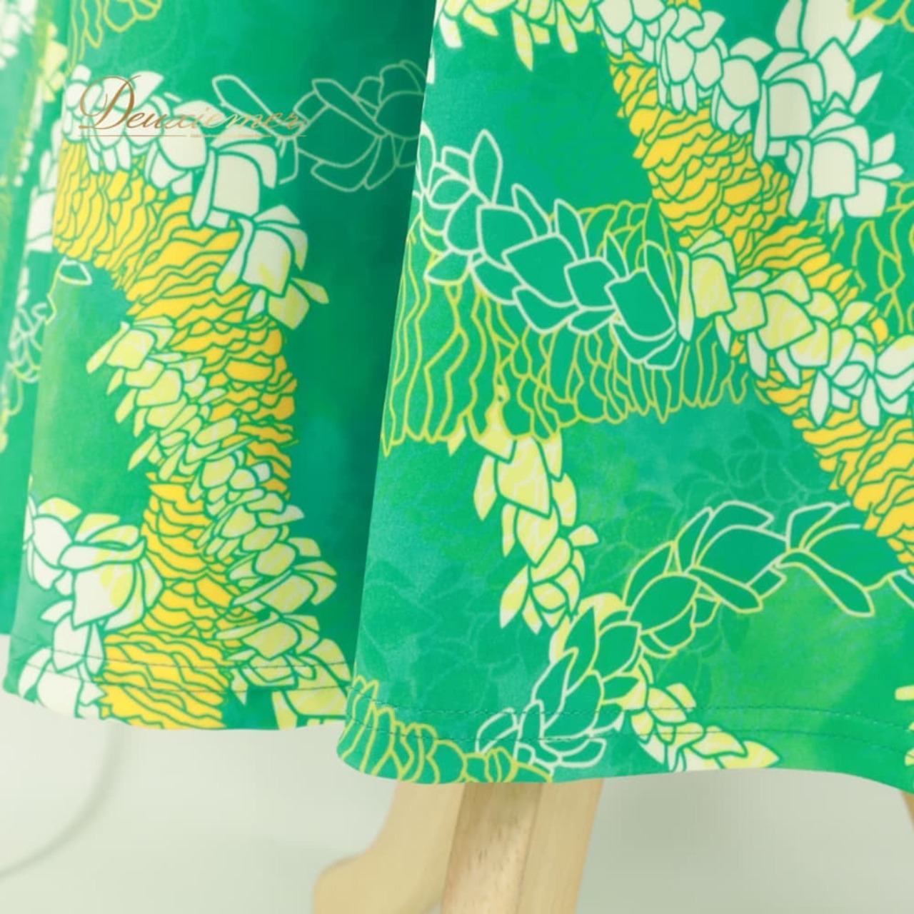 フラダンス 衣装 mmy modernistic ワンピース ドレス グリーン系 花柄 植物柄 ノースリーブ ハワイアンプリント ハワイアン アロハ フラ ダンス レッスン 練習 ハワイアンダンス フレアスカート 緑 黄 白 イエロー系 ホワイト系 華やか 鮮やか かわいい おしゃれ 上品 大人っぽい