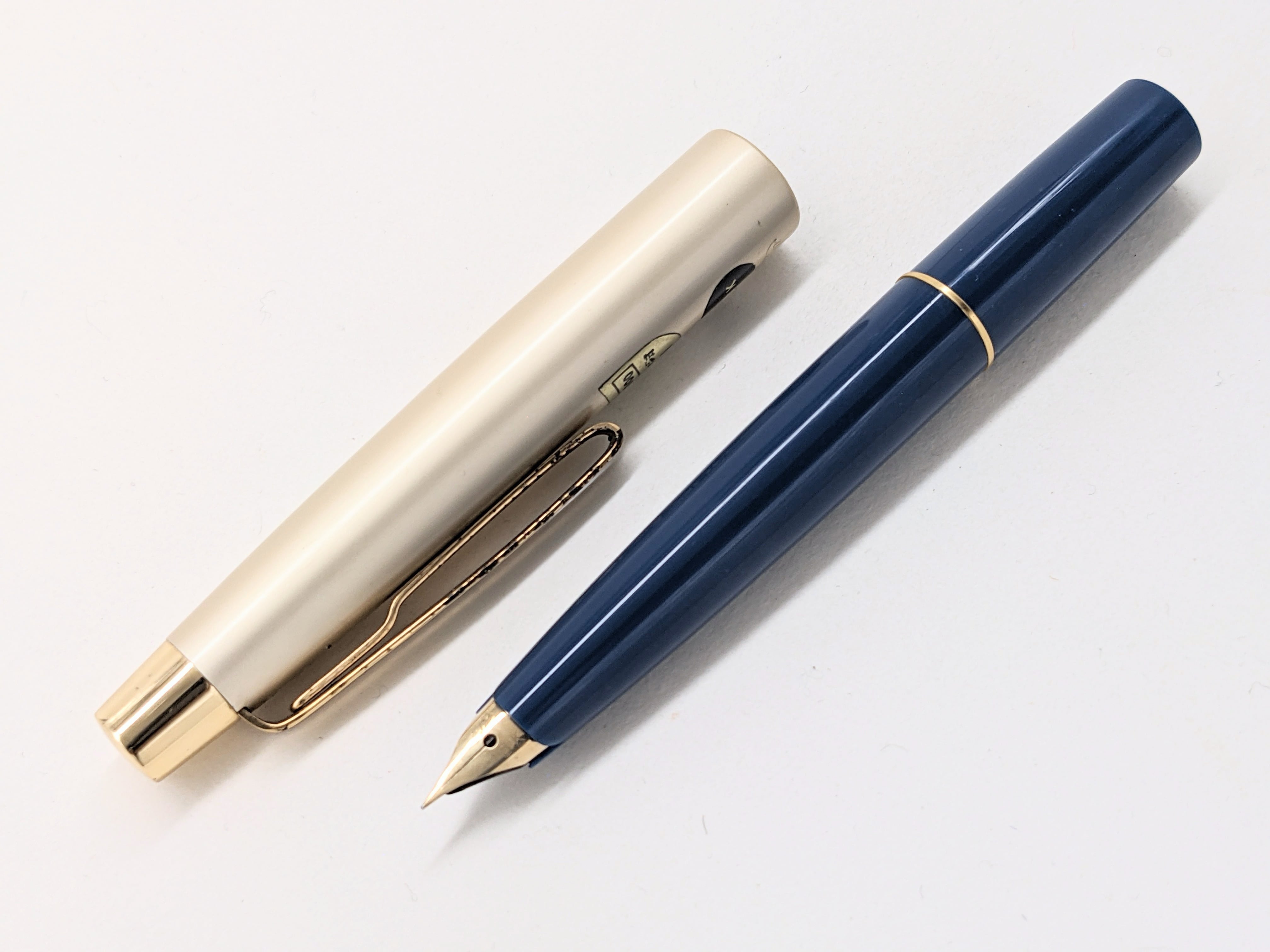 60s セーラー万年筆 ミニ SAILOR mini (細字) 18K 03053 60s セーラー万年筆 ミニ SAILOR mini (細字) 18K 03053