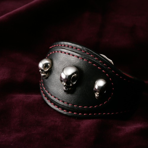 Leather Bangle with Skull Object