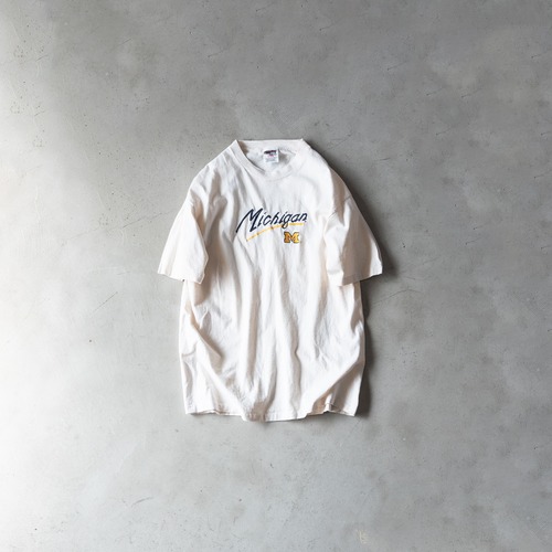 "University of Michigan" vintage '90s ONEITA body T-shirt