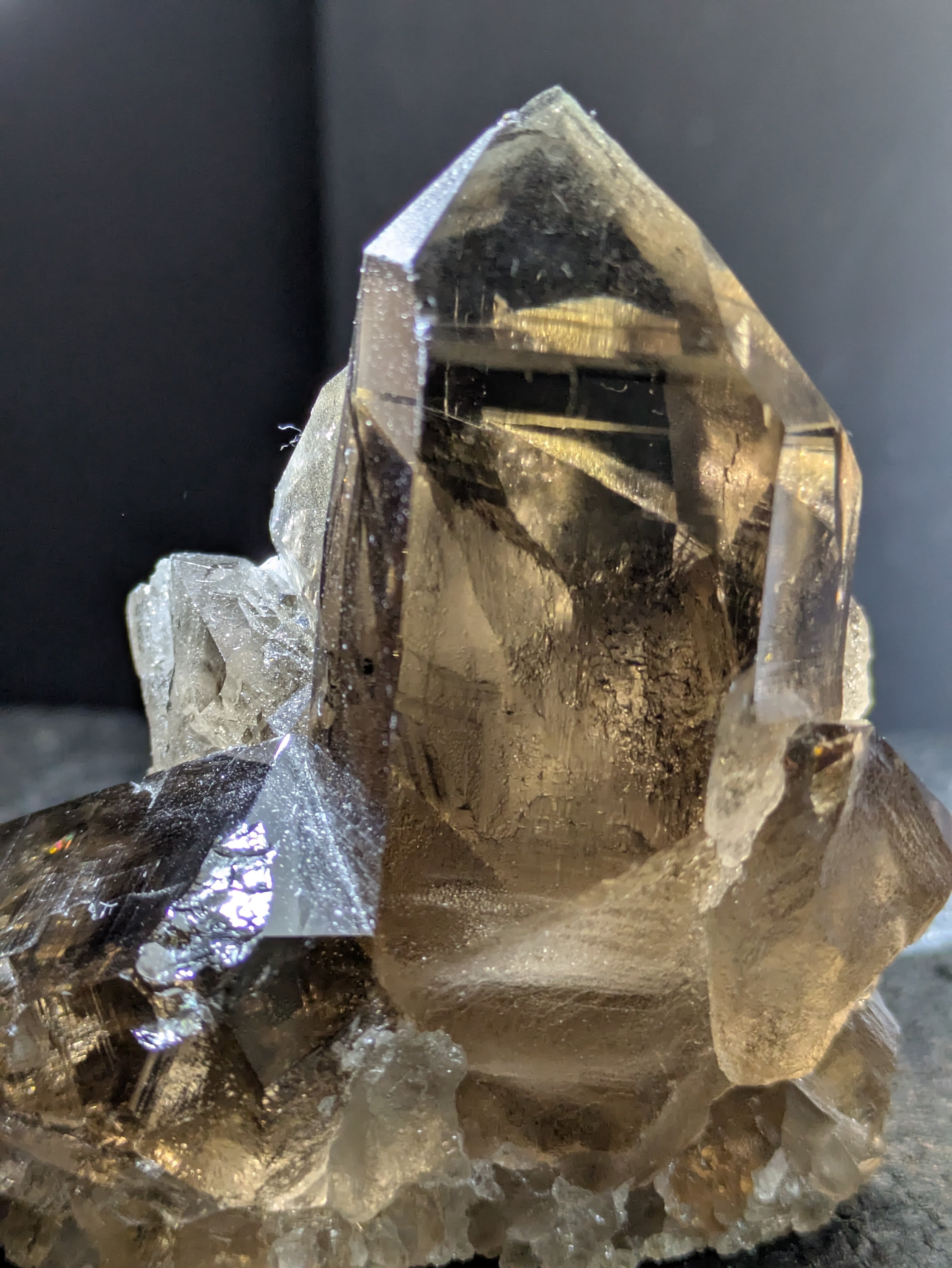原石 鉱物標本 スモーキークォーツ 水晶 スイス産スモーキークォーツ