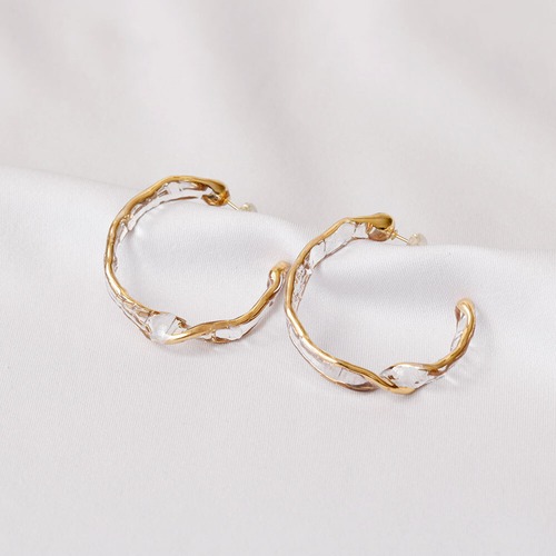 hoop mobius pierce gold (pair)