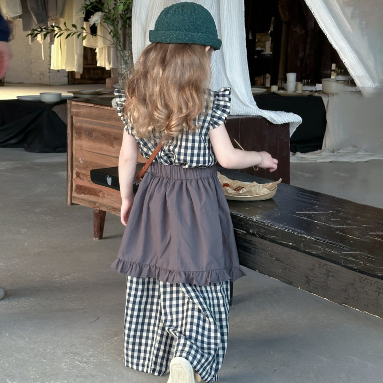 夏チェック柄肩フリルベスト＆ボトムスセット