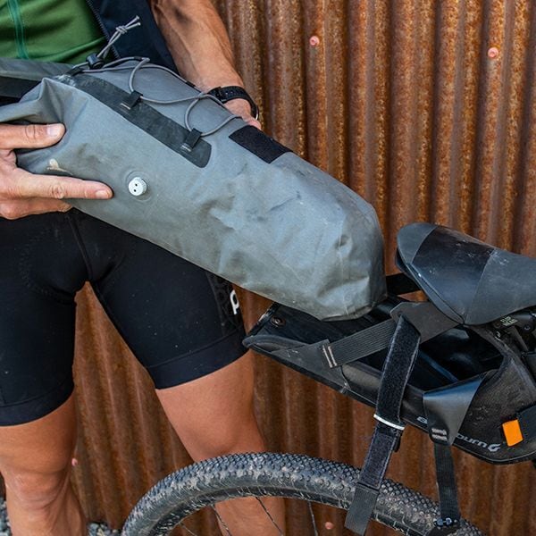 BLACKBURN / Outpost Elite Unversal Seat Pack And Dry Bags | Ponga.