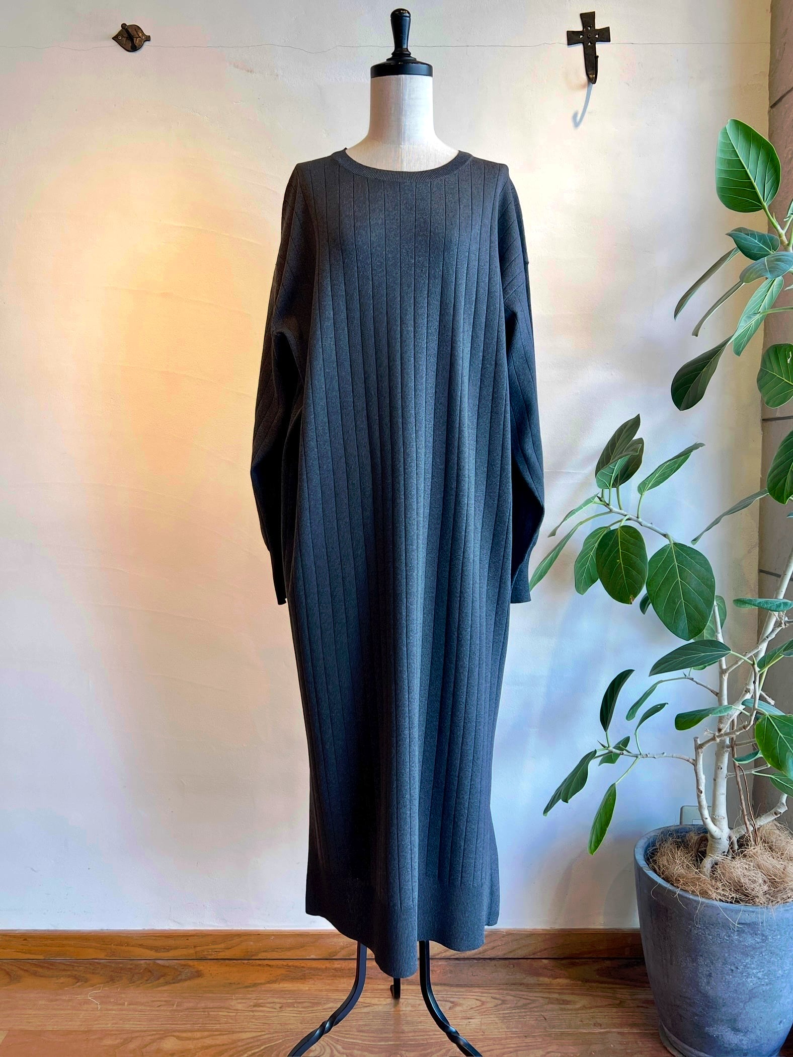 lelill / ハイテクワイドリブワンピース | anouk