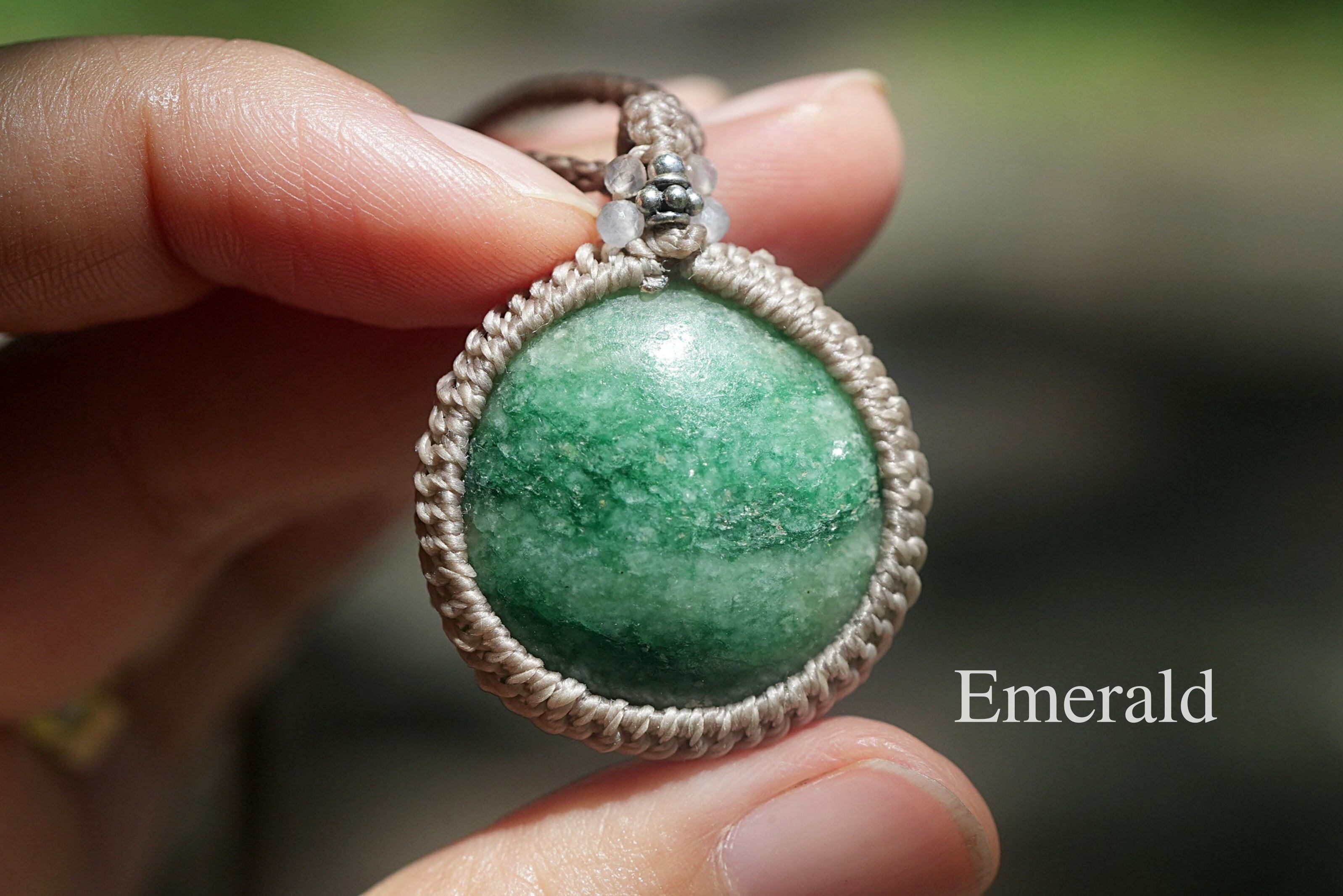深緑 半貴石★エメラルド★マクラメネックレス 1776