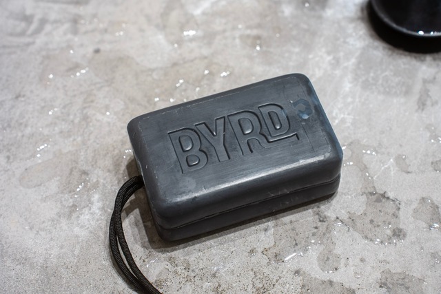 BYRD（バード）チャコールバーソープ 255g