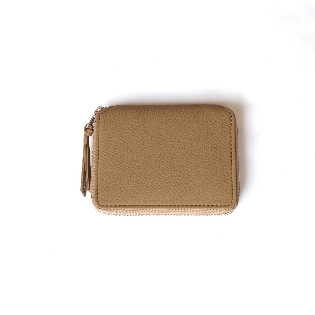 E R A. BUBBLE CALF ROUND PALM WALLET  L002