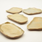 触媒石鉱の皿　色付き（茶）【琉球焼 丸勇陶房】