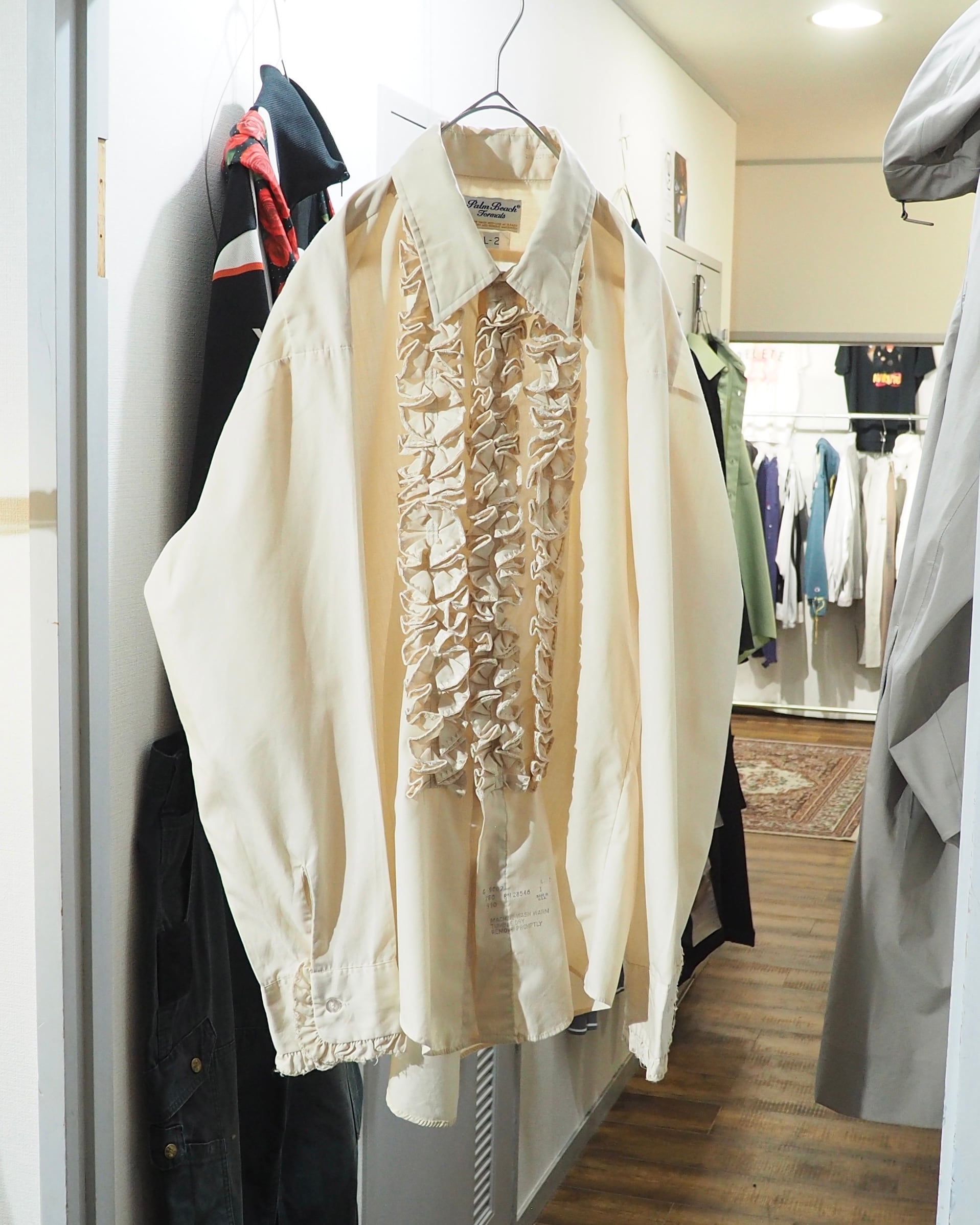 1970s ” Made in USA ” Beautiful Frill vintage Drape loose shirt