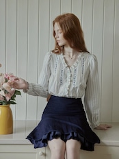 Poésie Bleue Embroidered Ruffle Blouse F0785