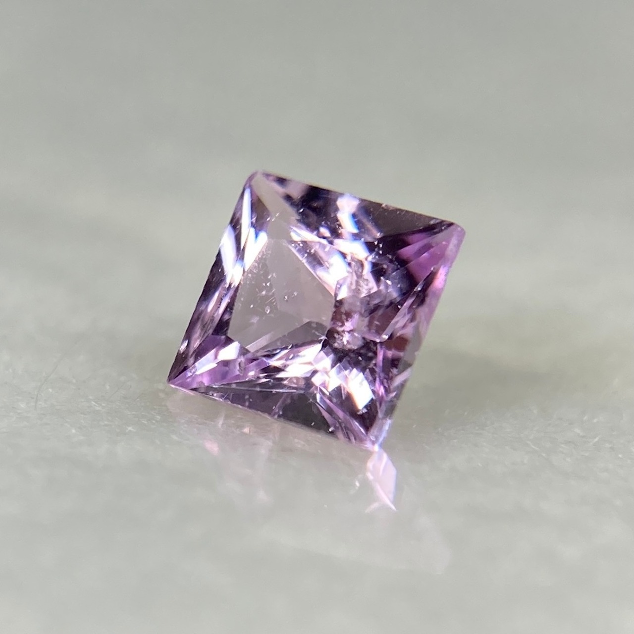 訳あってお買い得 プリンセスカット サファイア 約3.8mm*2.6mm r-0333