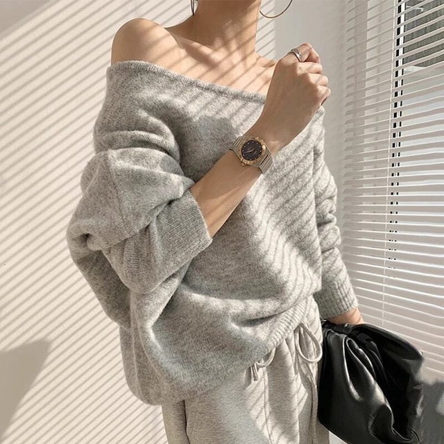 Off shoulder knit pullover　M115