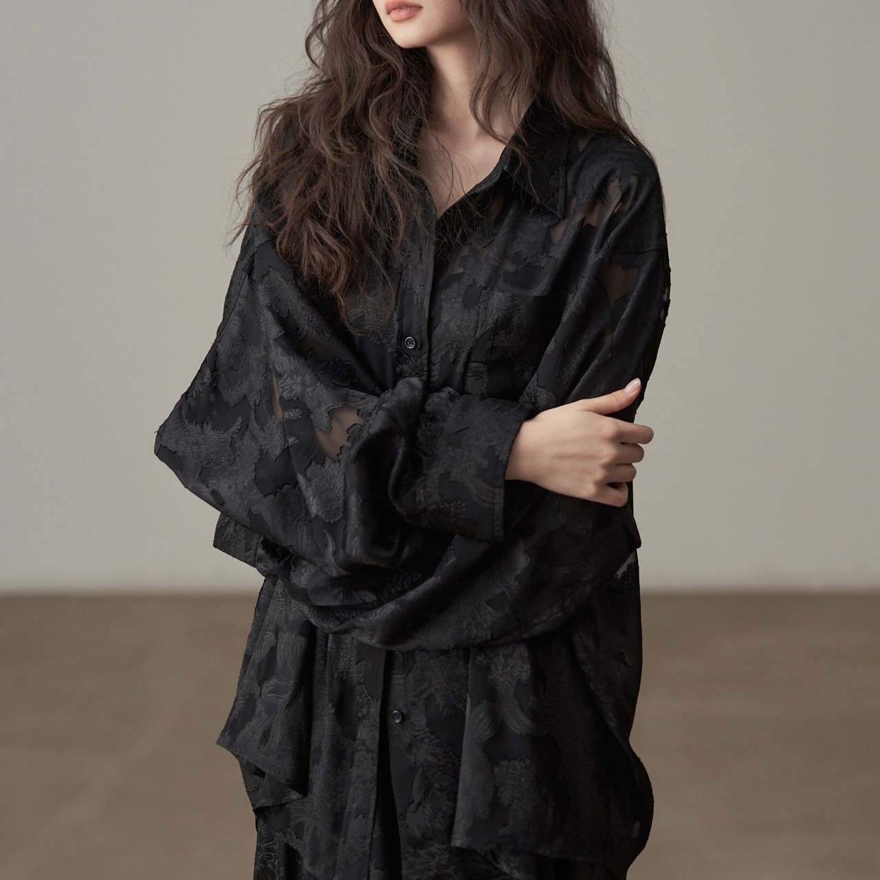 ジャガード織レトロ風リラックスブラウス H0072