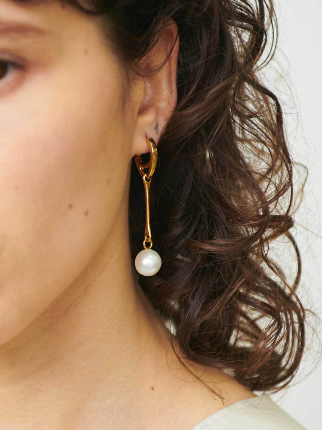 MARIA BLACK マリア・ブラック/ Squash Earring White Pearl Yellow