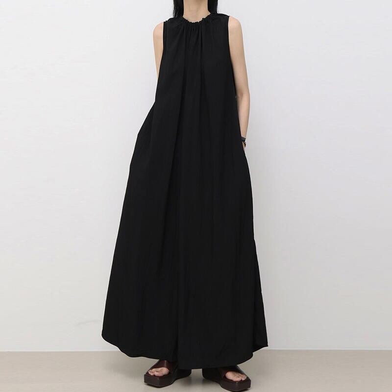 round neck pleated dress